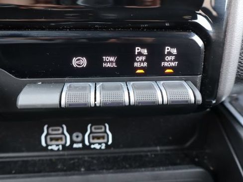 Used 2025 RAM 3500 Big Horn AWD/4WD image 31
