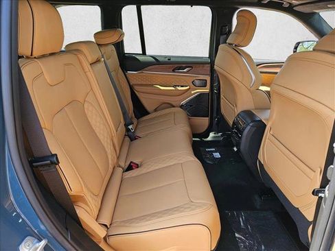 New 2026 Jeep Grand Cherokee Summit w/ Obsidian Package AWD/4WD image 16