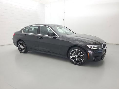 Used 2019 BMW 330i xDrive Sedan w/ Convenience Package image 4