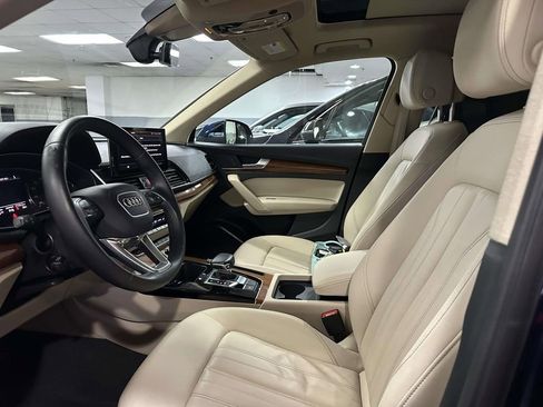 Used 2023 Audi Q5 2.0T Premium w/ Convenience Package image 12