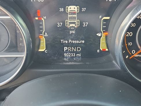 Used 2018 Jeep Wrangler Sport image 25