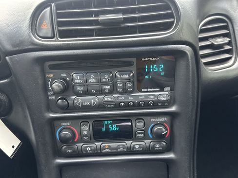 Used 2001 Chevrolet Corvette Convertible w/ Preferred Equipment Group2 RWD image 17