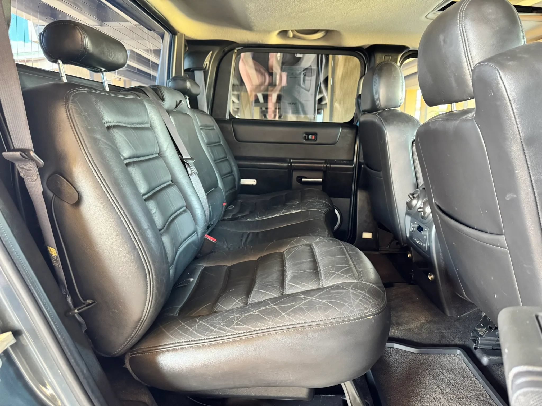 Used 2005 HUMMER H2 SUT w/ Preferred Equipment Group AWD/4WD image 25