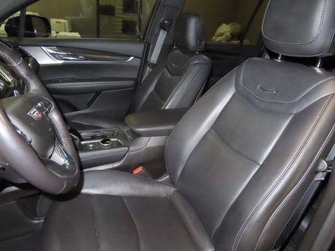 Certified 2022 Cadillac XT6 Sport w/ Technology Package image 21