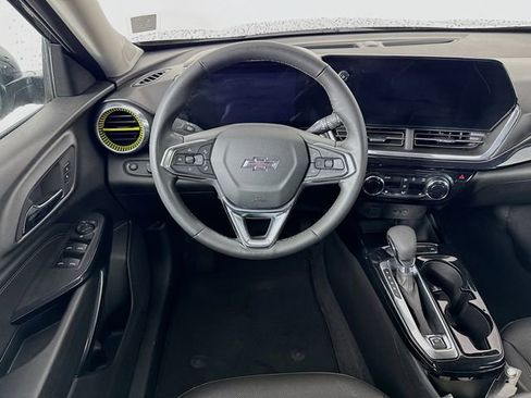 Used 2025 Chevrolet Trax ACTIV w/ Driver Confidence Package FWD image 22