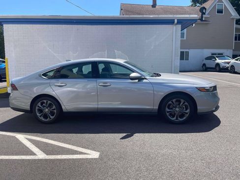 Used 2023 Honda Accord EX image 4