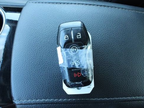 Used 2014 Ford Fusion Titanium FWD image 29