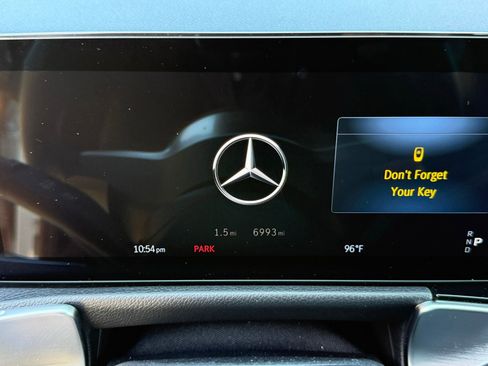 Used 2026 Mercedes-Benz GLB 250 image 28