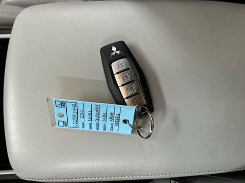 Used 2022 Mitsubishi Outlander SEL image 12