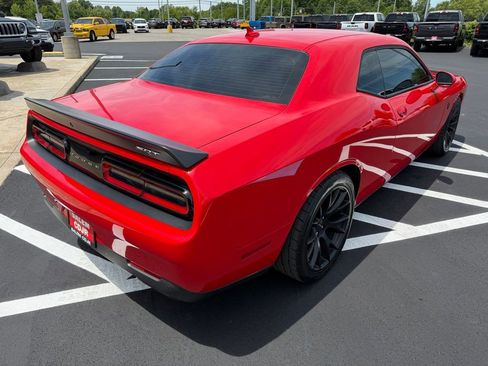 Used 2015 Dodge Challenger SRT Hellcat RWD image 5