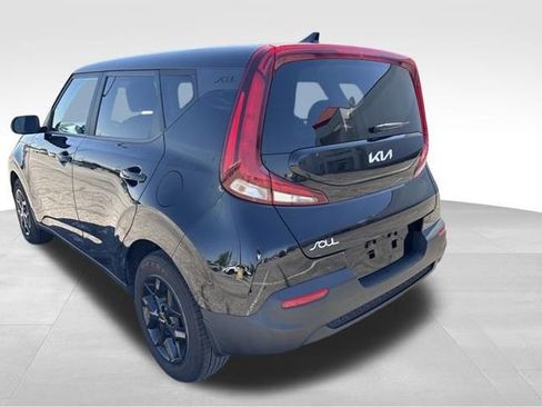 Certified 2022 Kia Soul S FWD image 25