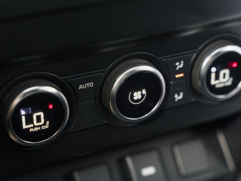 Used 2024 Land Rover Defender 110 Carpathian Edition AWD/4WD image 27