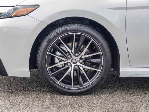 Used 2023 Toyota Camry SE image 10