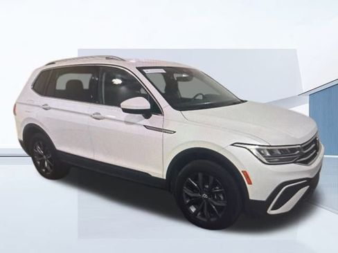 Used 2023 Volkswagen Tiguan SE image 5