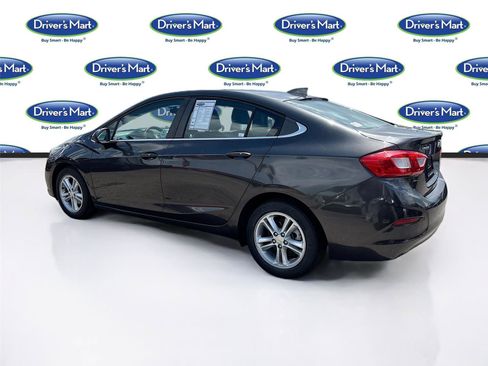 Used 2017 Chevrolet Cruze LT w/ Convenience Package FWD image 5