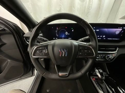 Used 2025 Buick Envista Sport Touring FWD image 11