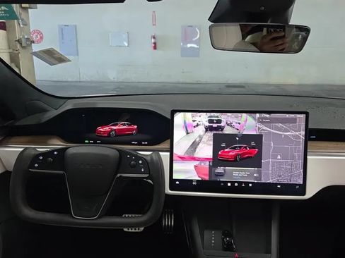 Used 2022 Tesla Model S AWD/4WD image 4