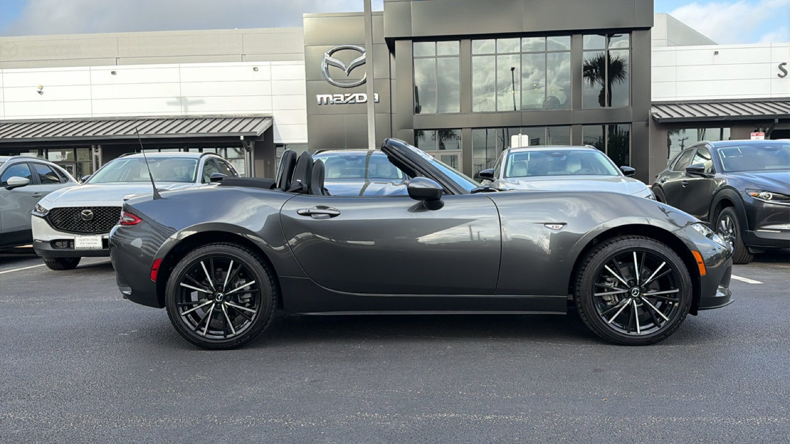 Certified 2025 MAZDA MX-5 Miata Grand Touring RWD image 11
