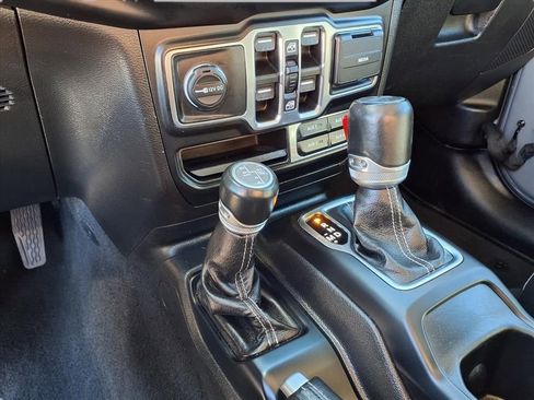 Used 2022 Jeep Wrangler Unlimited Sahara image 10