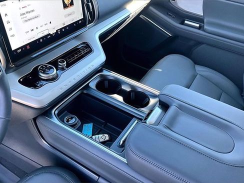 New 2026 Ford Expedition Active image 8