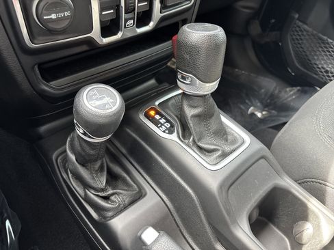 Used 2019 Jeep Wrangler Unlimited Sport S AWD/4WD image 21