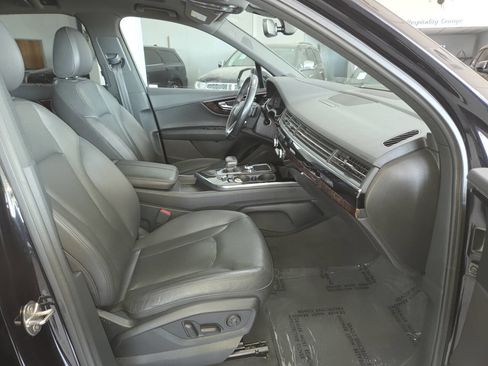 Used 2017 Audi Q7 3.0T Prestige AWD/4WD image 31