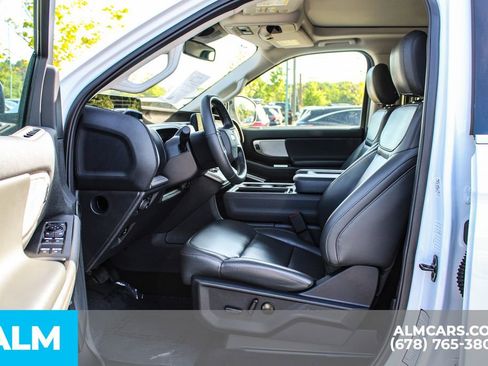 Used 2025 Ford Expedition Active AWD/4WD image 16