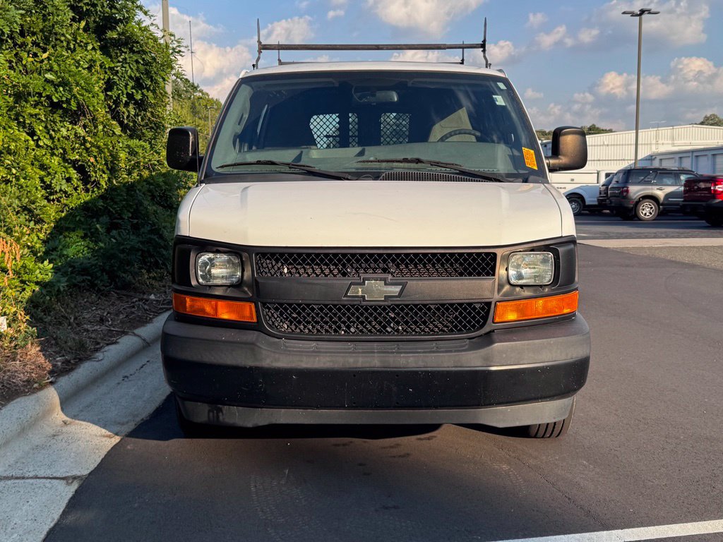 Used 2017 Chevrolet Express 2500 RWD image 3