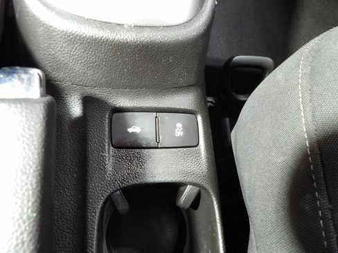 Used 2019 Chevrolet Sonic LT FWD image 14