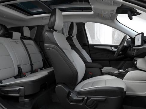 New 2025 Ford Escape SE w/ Class II Trailer Tow Package FWD image 32