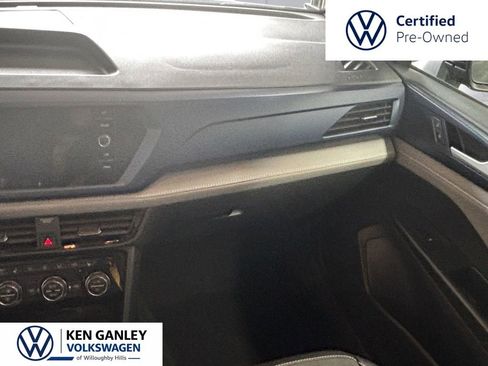 Certified 2024 Volkswagen Taos SE AWD/4WD image 16