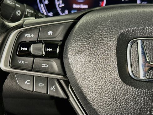 Used 2022 Honda Accord Touring image 11