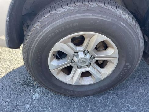 Used 2022 Toyota 4Runner SR5 AWD/4WD image 7