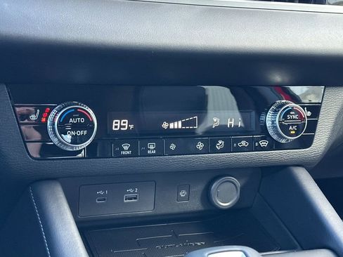 Used 2025 Mitsubishi Outlander 4WD Plug-In Hybrid image 20