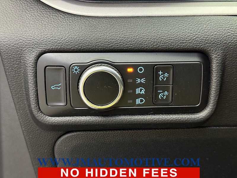 Used 2023 Ford Explorer XLT AWD/4WD image 40