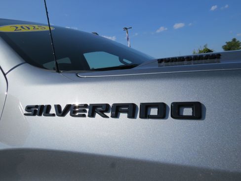 Used 2025 Chevrolet Silverado 1500 Custom w/ Turbomax Blackout Package AWD/4WD image 11