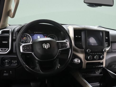 Used 2019 RAM 1500 Laramie AWD/4WD image 9