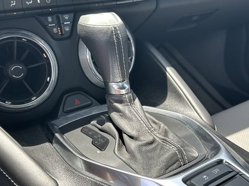 Used 2017 Chevrolet Camaro LT RWD image 28