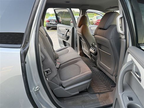 Used 2017 Chevrolet Traverse LS FWD image 8
