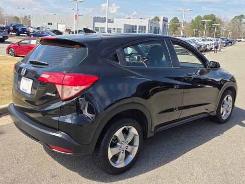 Used 2017 Honda HR-V LX image 12
