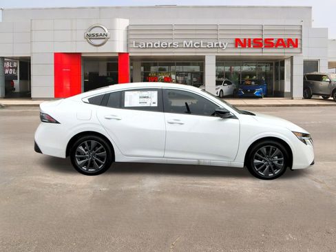 New 2026 Nissan Sentra SL w/ Floor Mat Package image 2