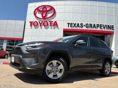 Used 2025 Toyota RAV4 XLE FWD image 2