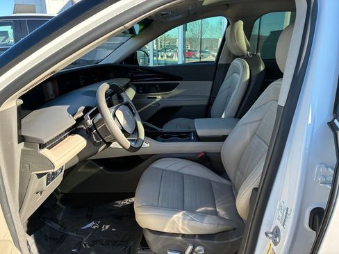 Certified 2024 Lincoln Nautilus Reserve w/ Equipment Group 202A image 10