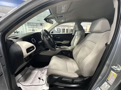Used 2025 Honda HR-V LX image 9