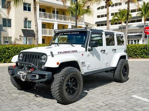 Used 2016 Jeep Wrangler Unlimited Rubicon AWD/4WD image 2
