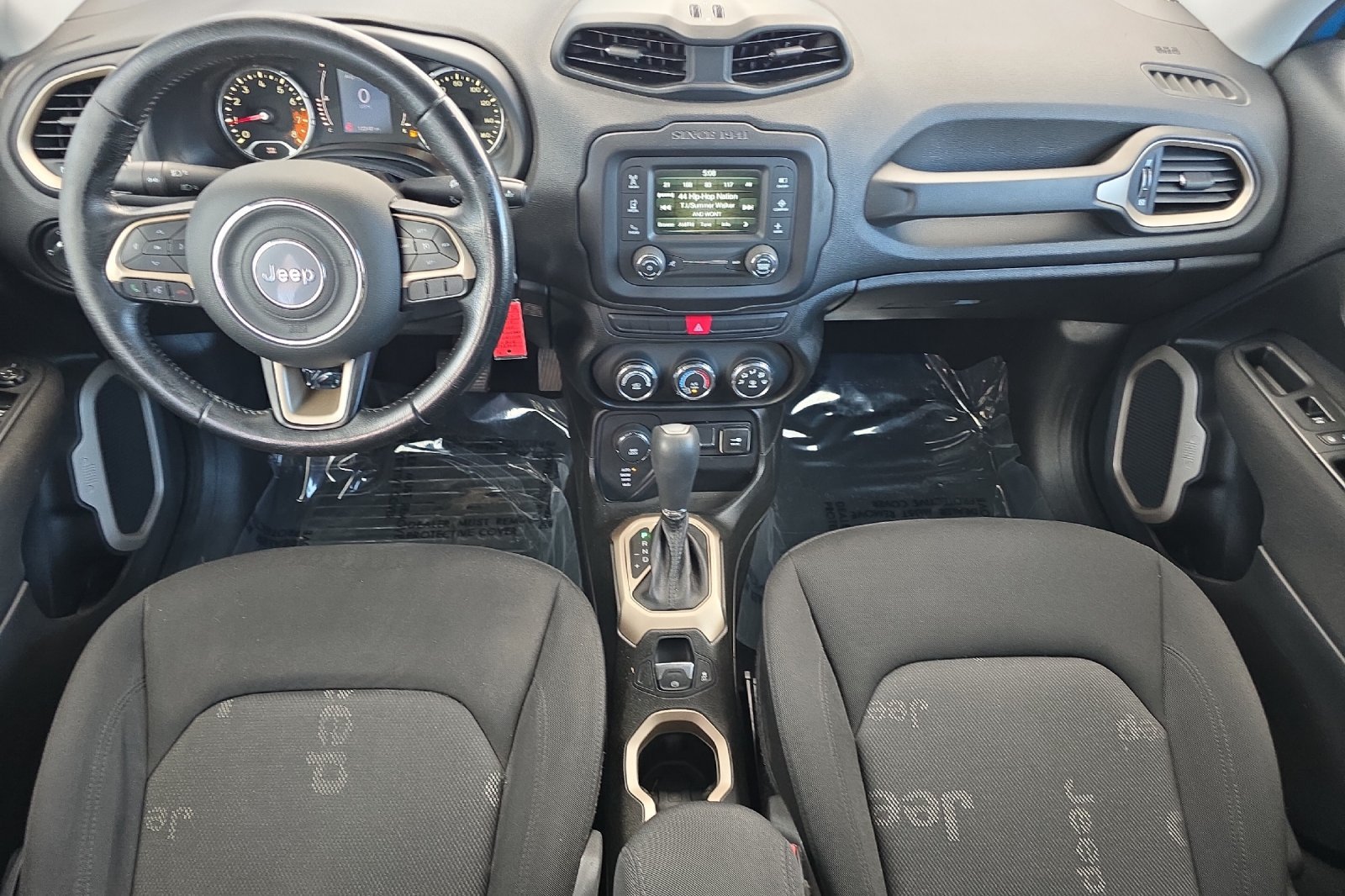 Used 2015 Jeep Renegade Latitude AWD/4WD image 13