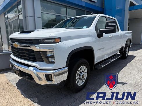Used 2025 Chevrolet Silverado 2500 LT w/ Convenience Package AWD/4WD image 1