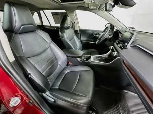 Used 2021 Toyota RAV4 Limited AWD/4WD image 35