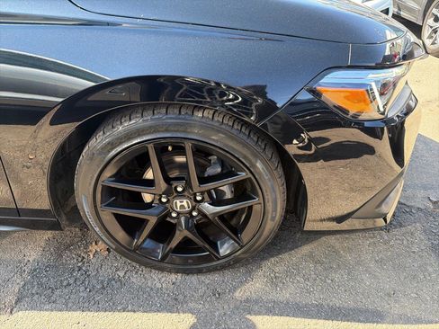Used 2023 Honda Civic Sport image 4