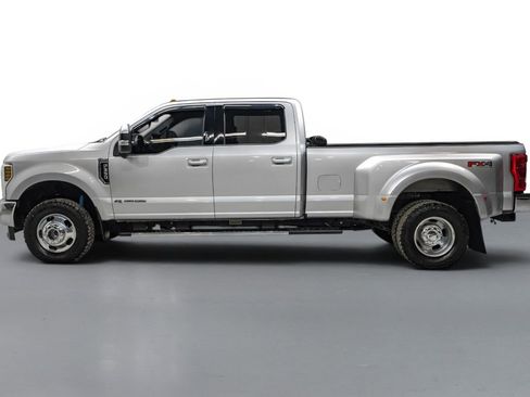 Used 2019 Ford F350 Lariat w/ Lariat Value Package AWD/4WD image 9